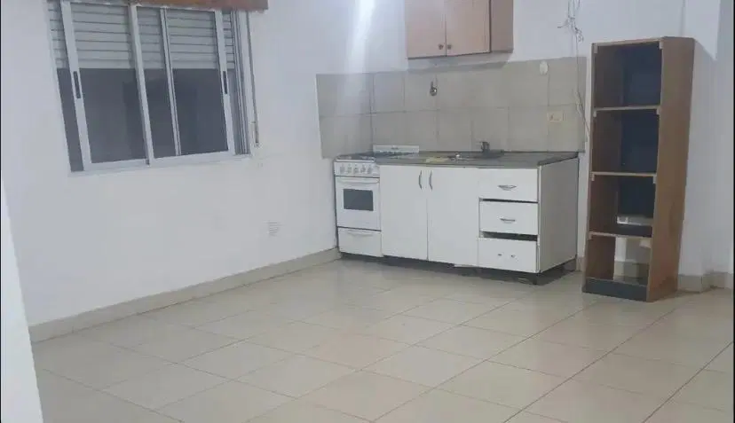 ALQUILER de departamento DOS AMBIENTES en Morón. 4