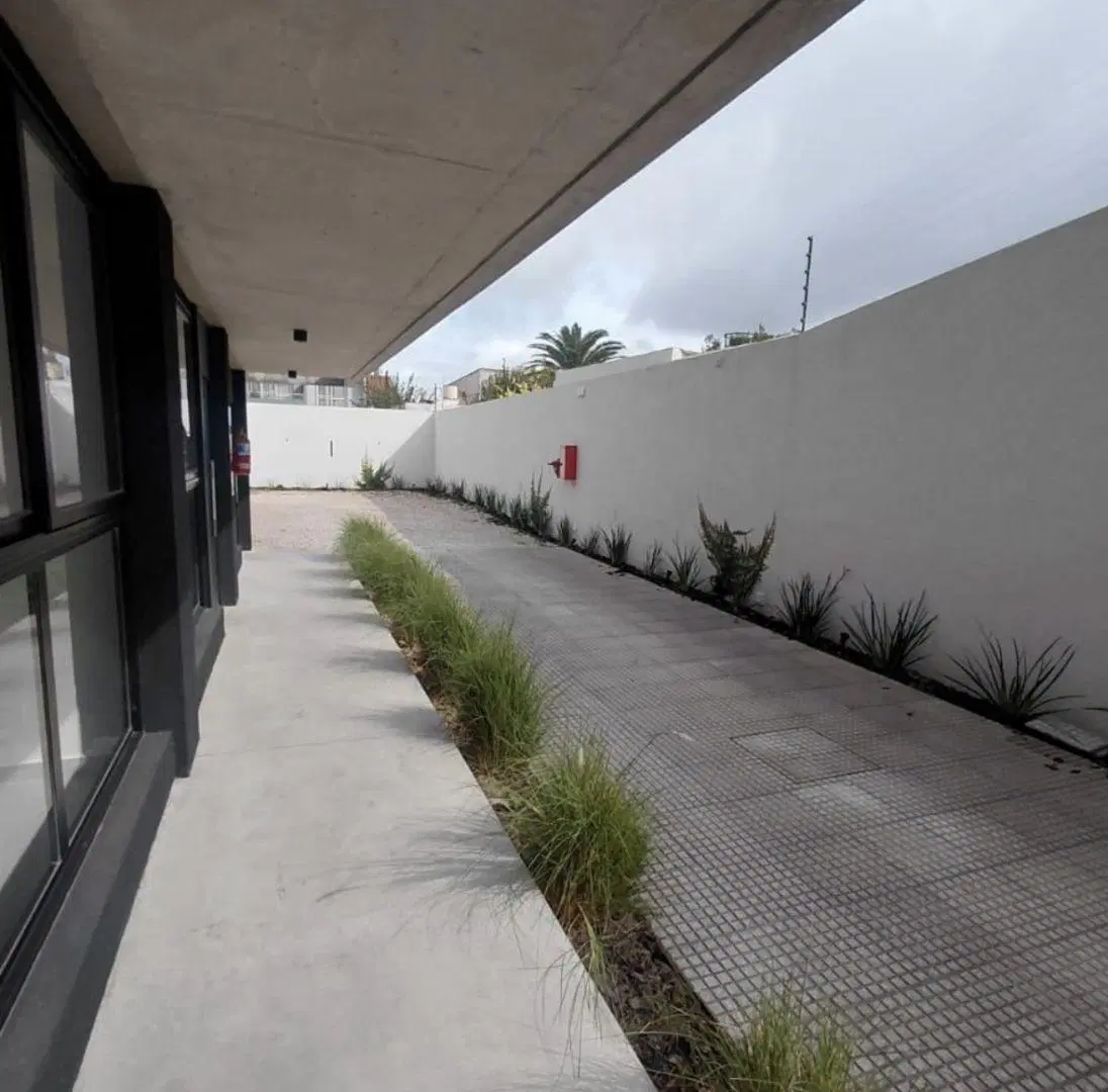 ALQUILER de departamento dos ambientes con PATIO a ESTRENAR. Morón. 4