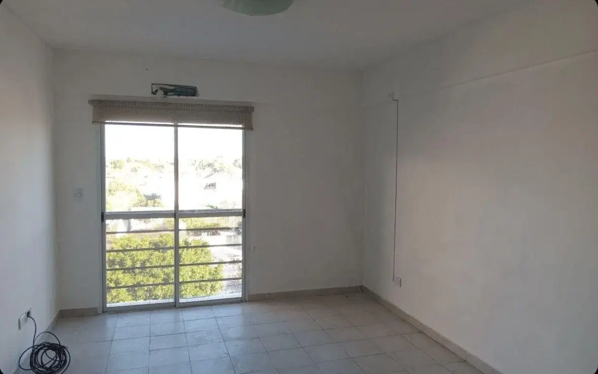 ALQUILER de departamento dos ambientes en Morón Centro. 3