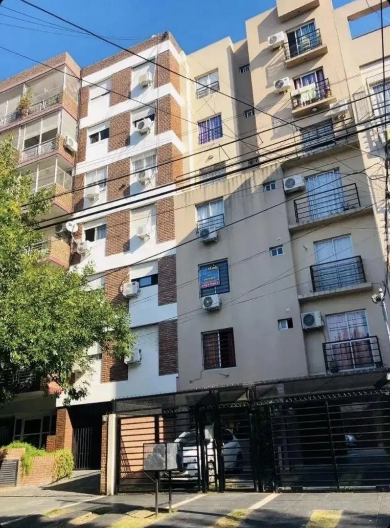 ALQUILER de departamento dos ambientes en Morón Centro. 1
