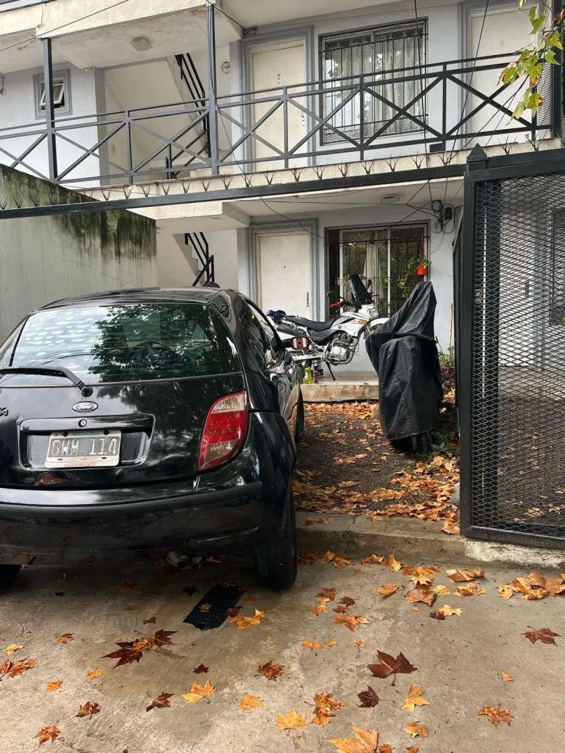 ALQUILER de departamento DOS AMBIENTES con cochera en CASTELAR. 4