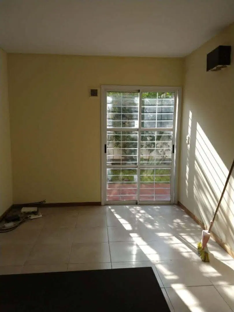 Departamento 2 ambientes. | AV RIVADAVIA al 21800 4