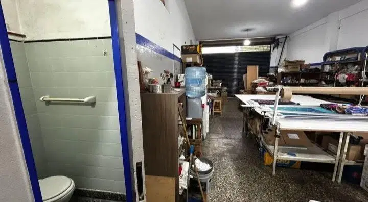 Local . | Mariano Moreno al 3000 5
