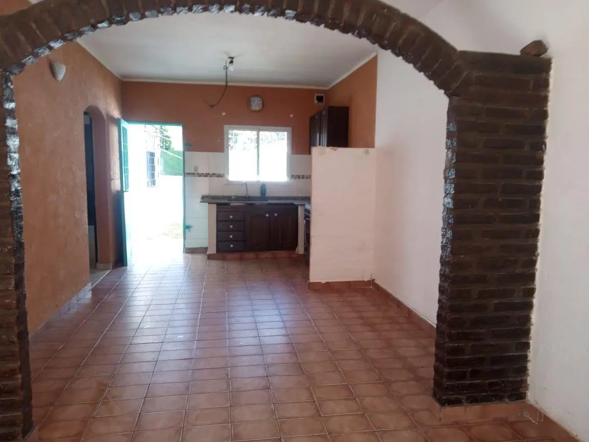 ALQUILER de PH TRES AMBIENTES con Patio, Castelar. 2