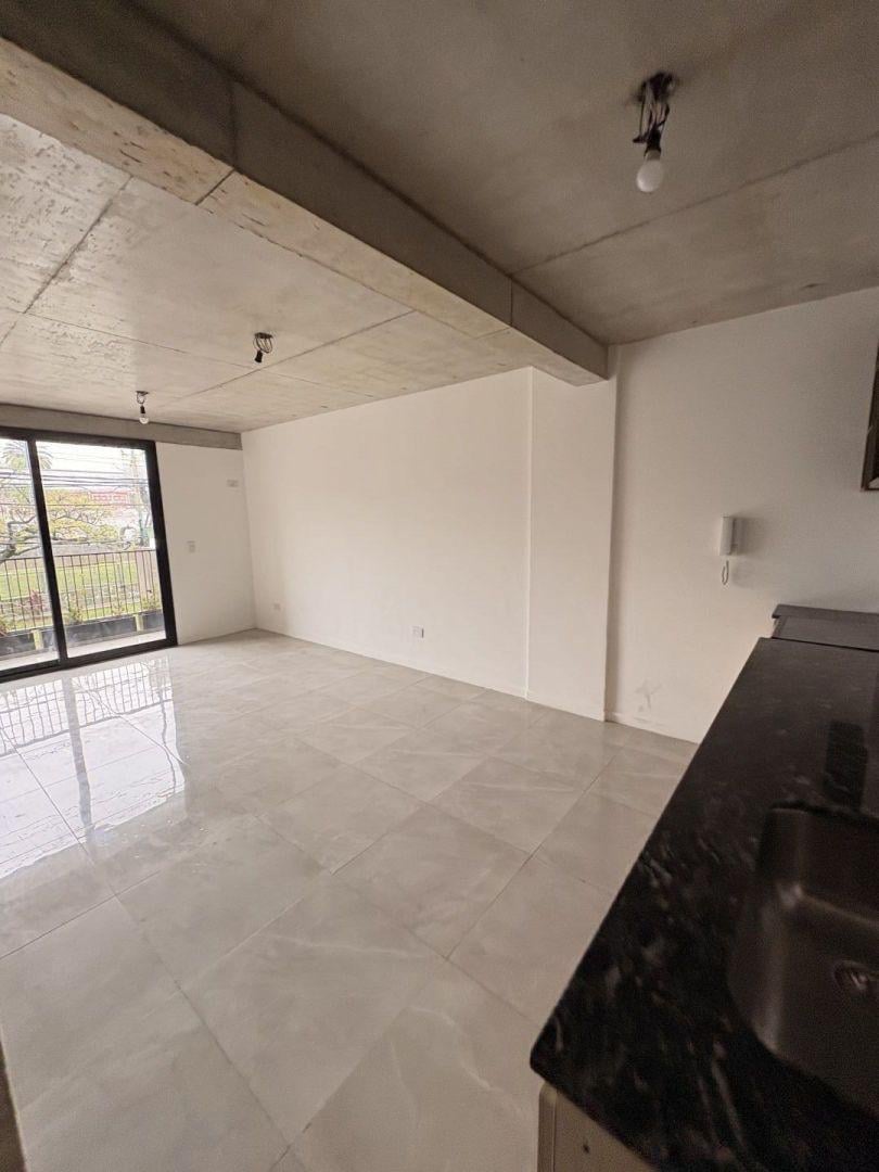 Foto de Departamento 2 ambientes. | Sarmiento al 200, imagen 2
