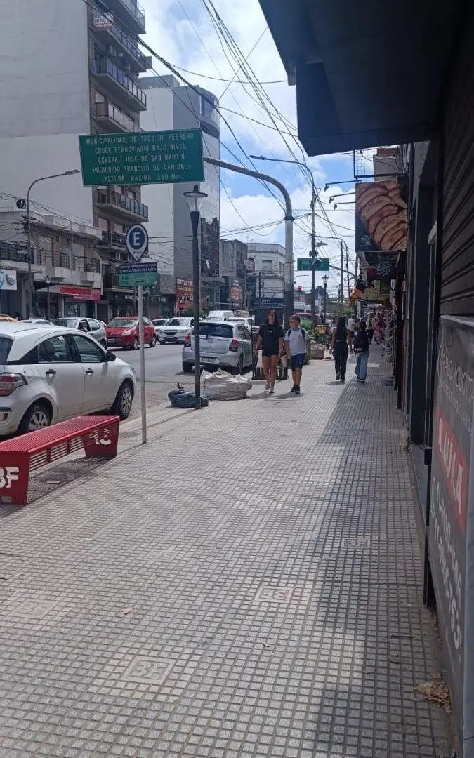 Local comercial ubicación privilegiada 64 m2 8