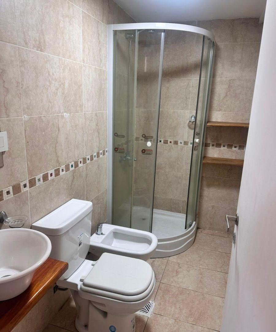 Foto de Dpto. 1 ambiente Caseros centro apto profesional, imagen 4