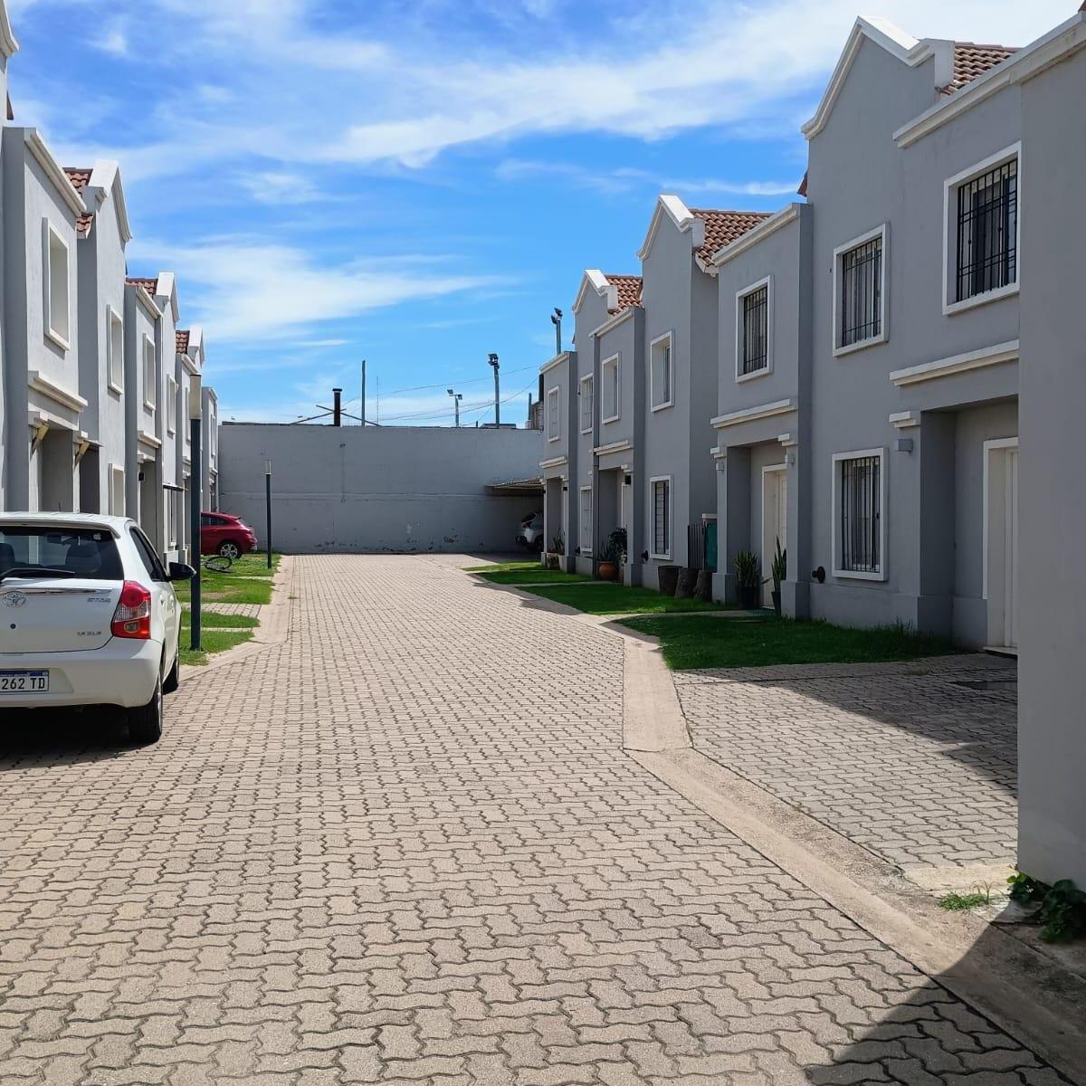 Housing del Sur Duplex Imperdible Apto Credito! Recibo Terreno! 2