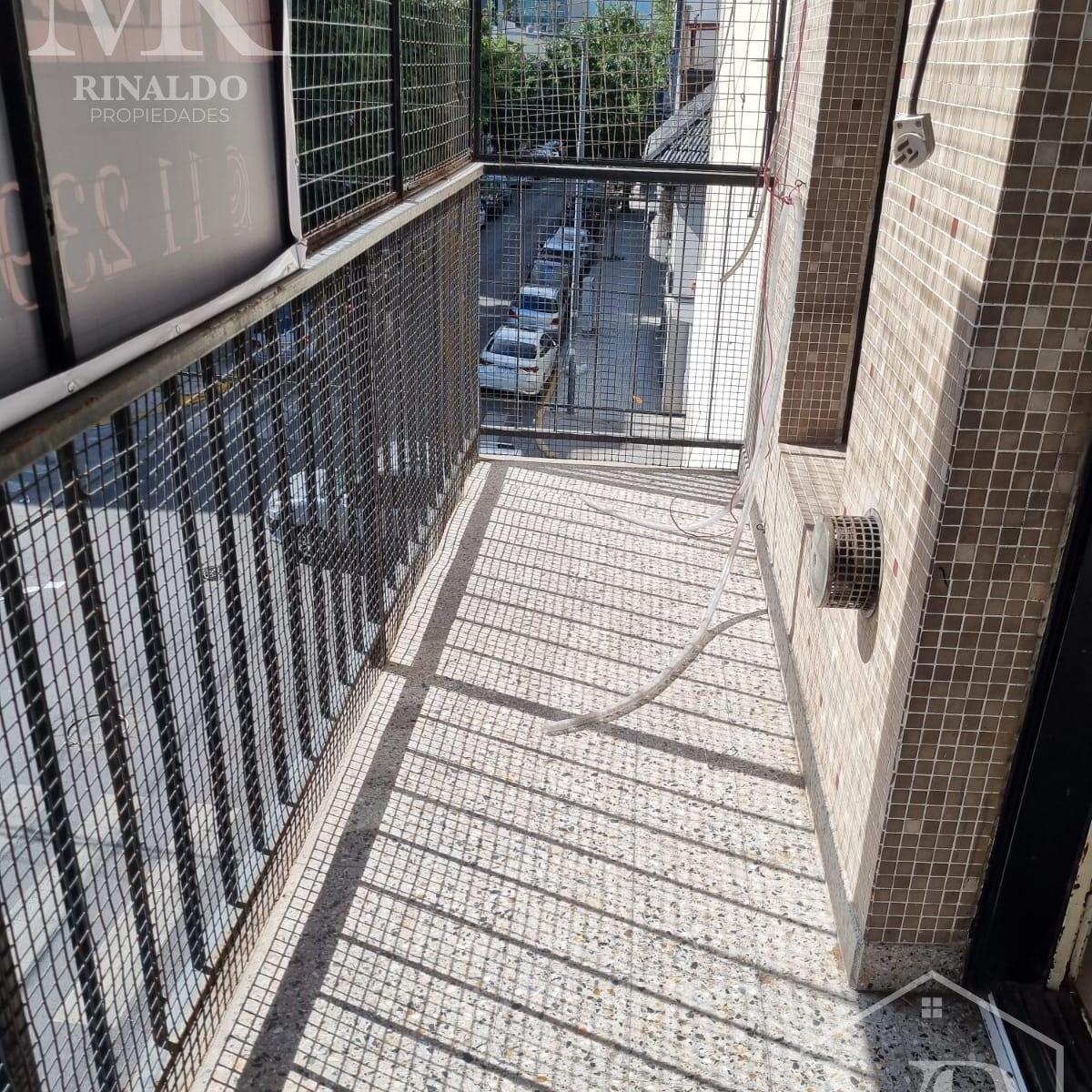Venta - Departamento Al Frente - 3 Ambientes - Flores 3