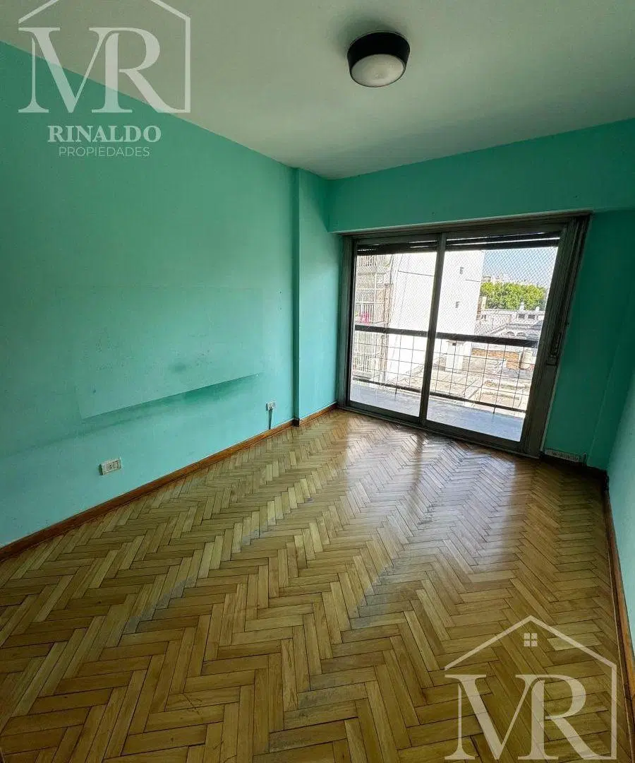 Venta - Departamento 3 Ambientes Con Balcón - Barrio De Flores 2