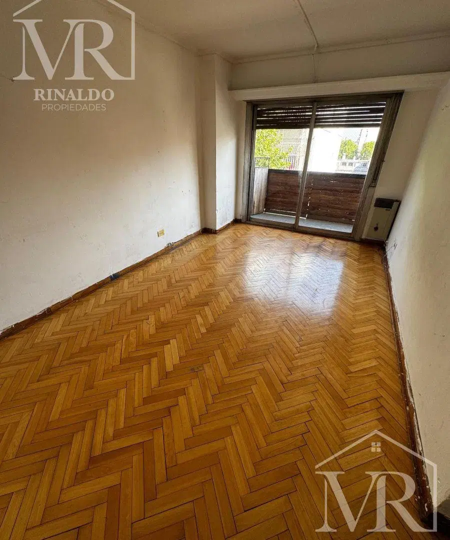 Venta - Departamento 3 Ambientes Con Balcón - Barrio De Flores 4