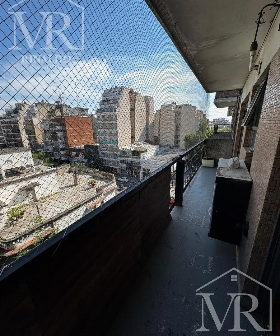 Venta - Departamento 3 Ambientes Con Balcón - Barrio De Flores 3