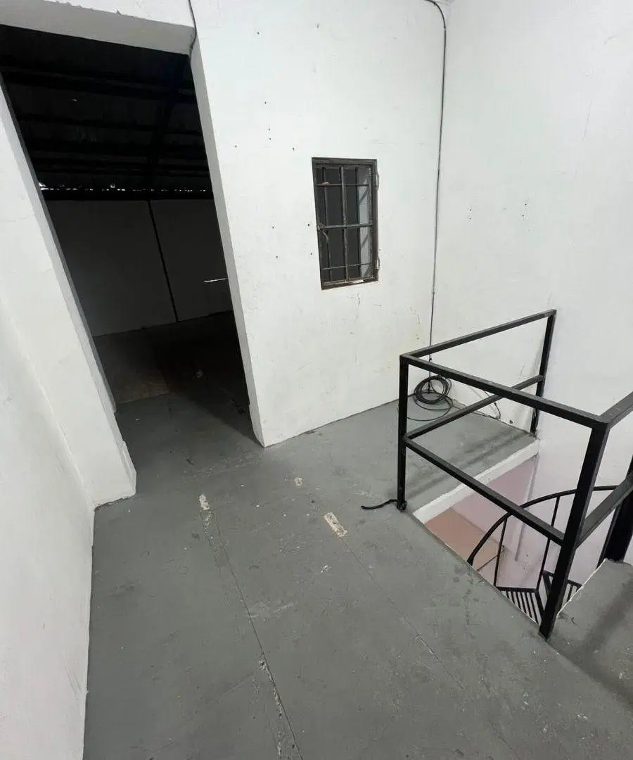 ALQUILER – LOCAL COMERCIAL EN FLORESTA 1
