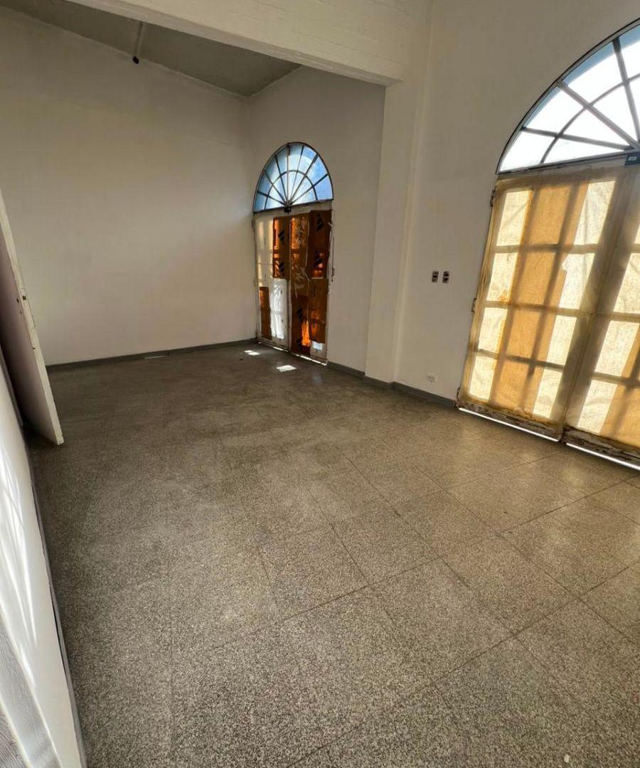 Foto de ALQUILER | PLANTA BAJA EN IMPORTANTE EDIFICIO COMERCIAL EN MATADEROS, imagen 4