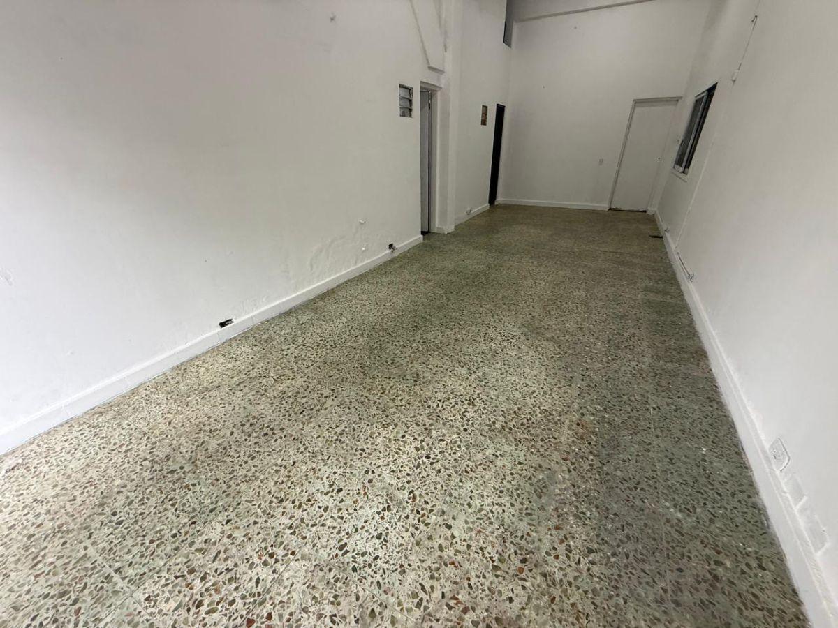 Foto de Alquiler | Local Comercial - Parque Avellaneda, imagen 2