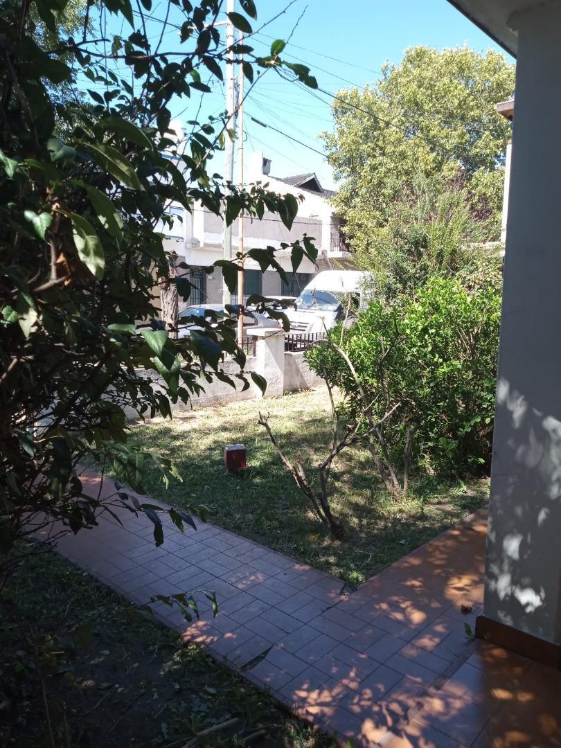 VENTA - Casa 3 ambientes c/patio y terraza - Ramos Mejía