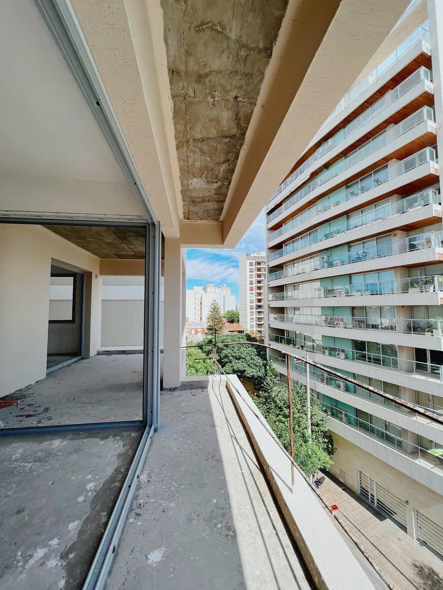 Piso - a m de Av Alem - 180 m 3