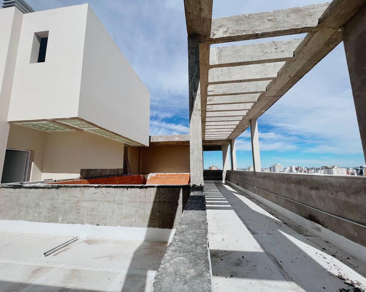 Piso - a m de Av Alem - 180 m 1