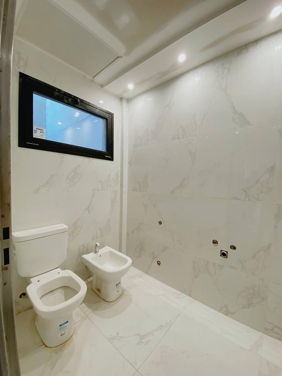 2 D - 2 Baños - Balcon - 82 m - Frente Parque de Mayo. - Ultimo Disponible! 2