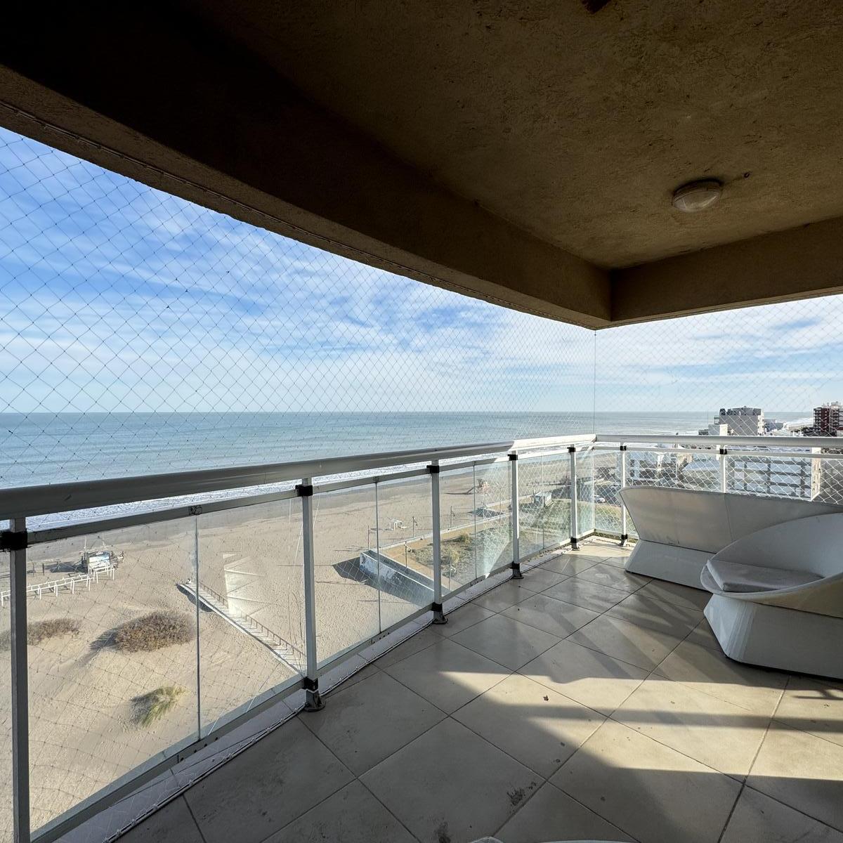 Suite Frente Al Mar - 3d - 2 B - 90 m - Cochera. Pileta 2