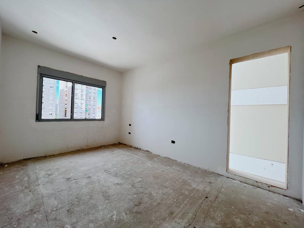 Piso - a m de Av Alem - 180 m - 2 Cocheras 2