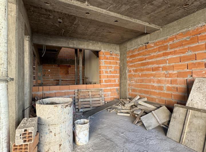 Piso  - A mts de Av. Alem - 125 mts - 2 Suite - Cochera 4