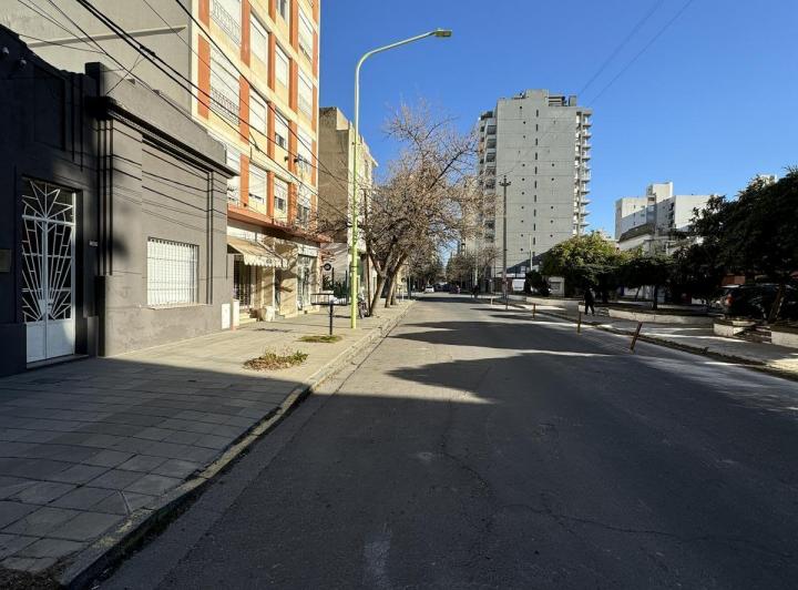 Piso  - A mts de Av. Alem - 125 mts - 2 Suite - Cochera 2
