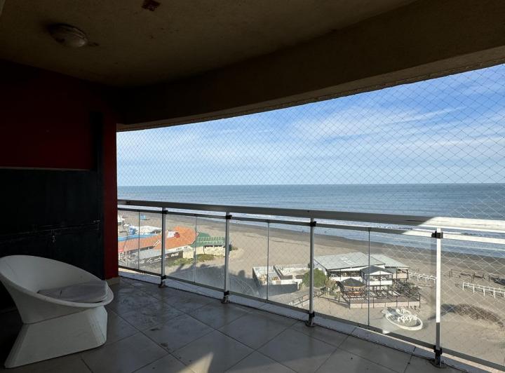 Suite frente al MAR - 3D - 2 B - 90 mts - Cochera . Pileta 5
