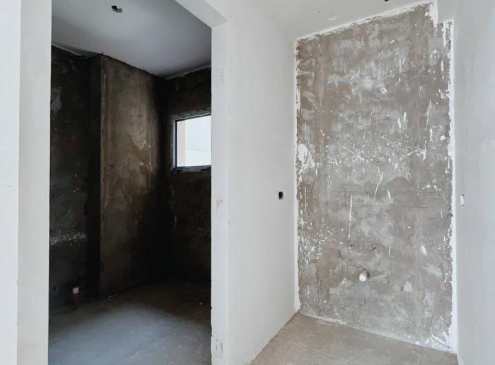 Piso  - A mts de Av. Alem - 180 mts - 5