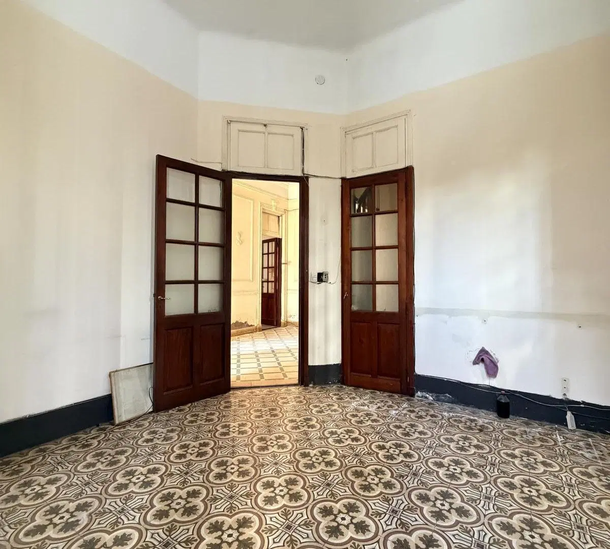 Casona a reciclar - Excelente ubicación comercial 1