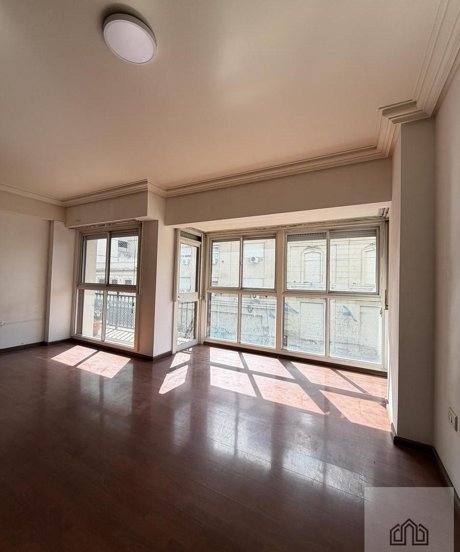 Foto de Microcentro - Semipiso - 3 D - 105 mts - Opción cochera - Oportunidad -, imagen 2