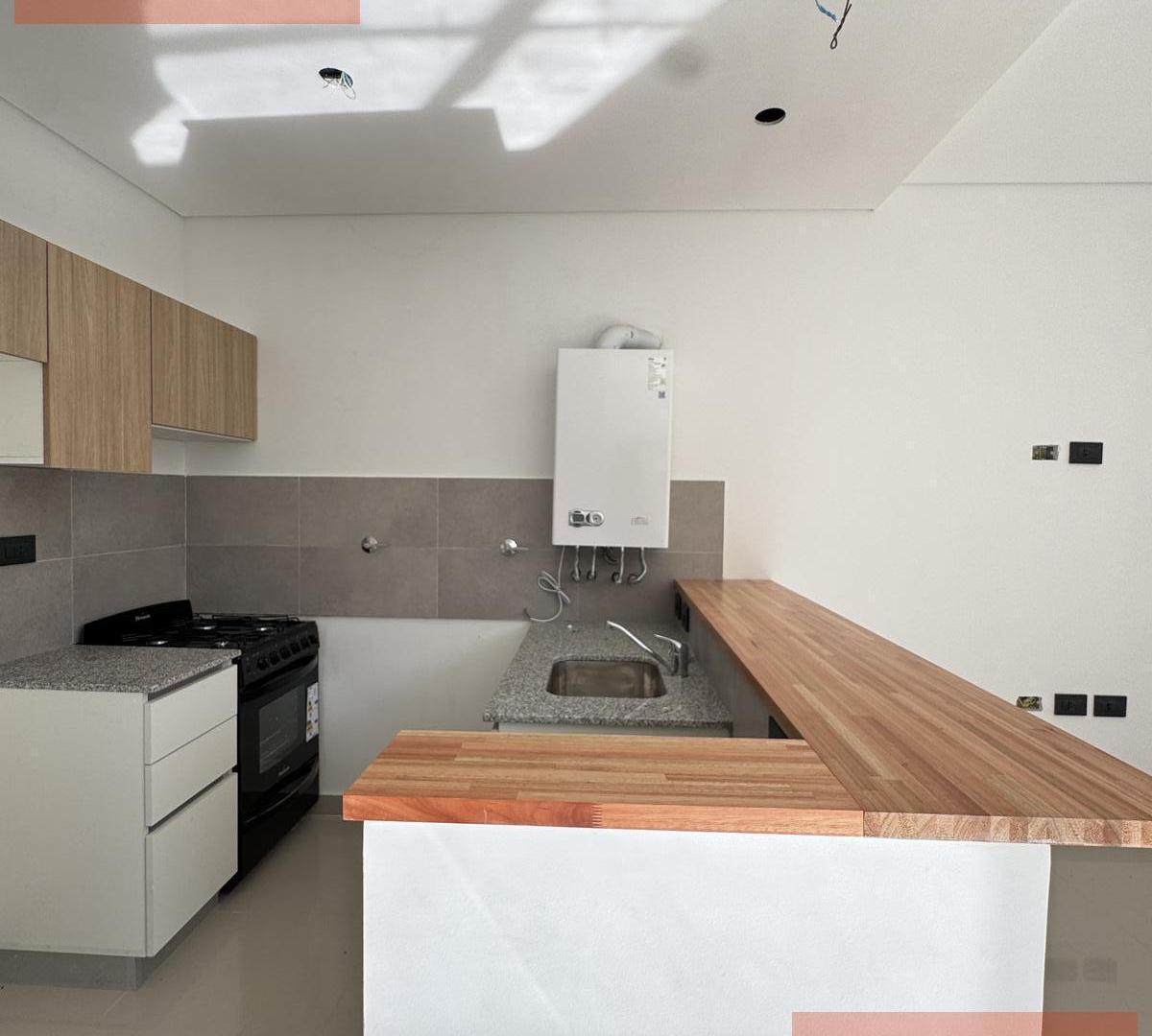 Foto de Planta Baja - 1 D - Parrilla y Pileta. - Zona Uns Palihue, imagen 3