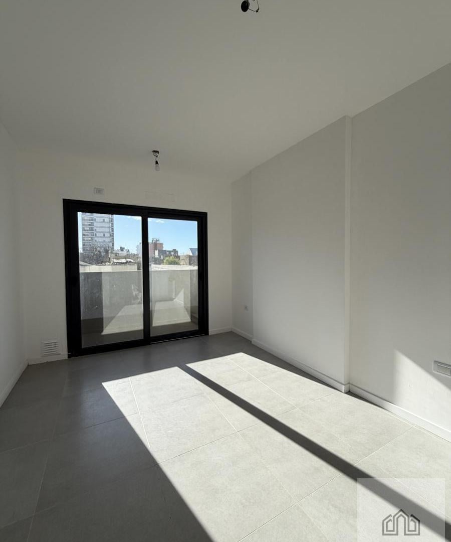 Foto de - 1 D - Balcon - Radiadores - Pileta., imagen 3