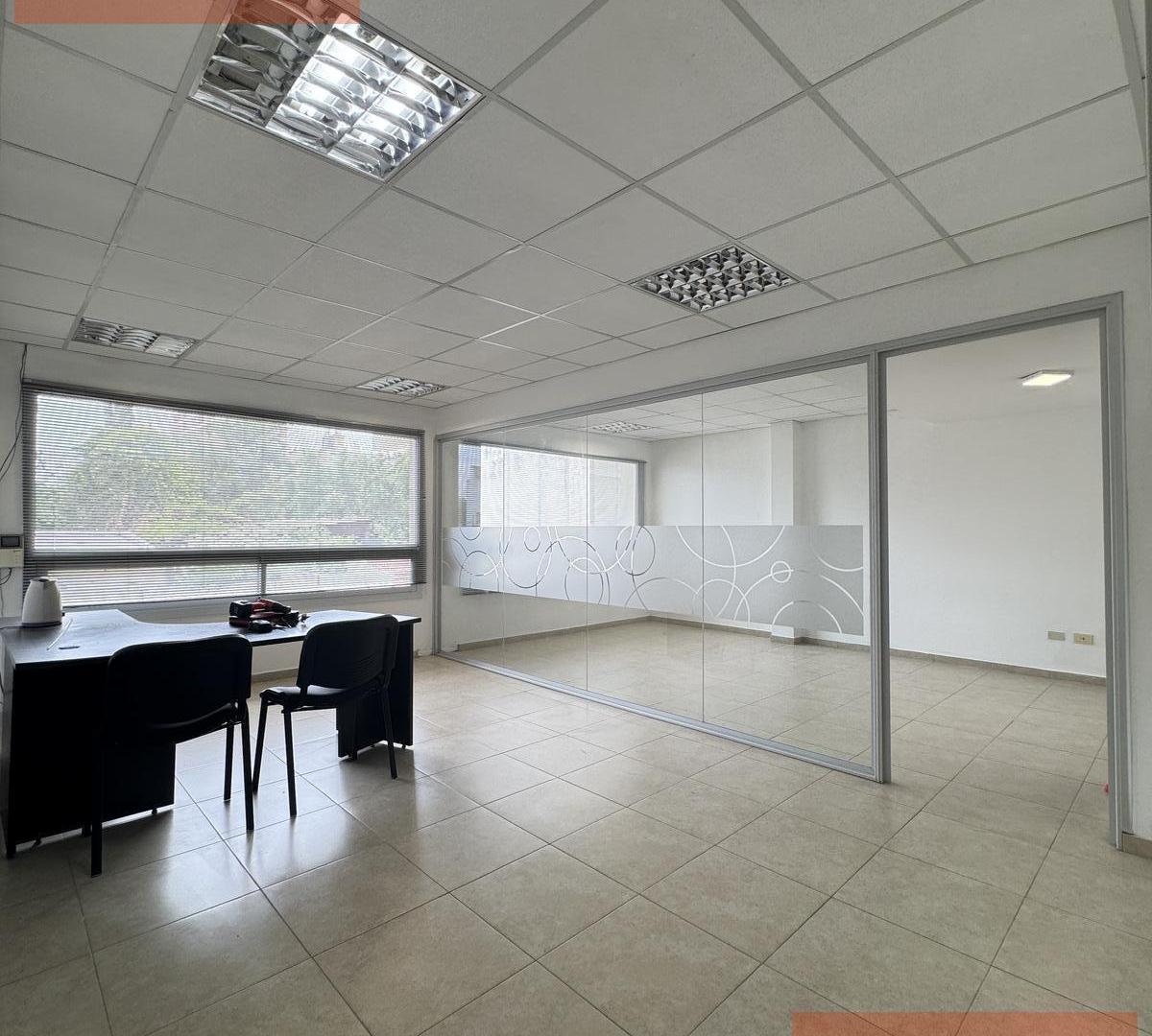 Foto de Oficina 55 mts - Entrepiso - 3 Privados, imagen 1
