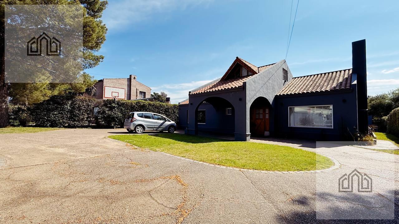 Foto de 3 dorm - 287 mts cub - 1100 mts Lote - Quincho - Pileta, imagen 1