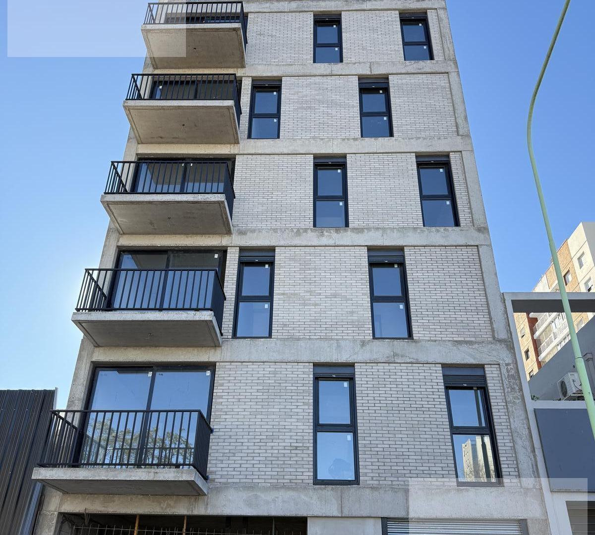Foto de 1 Dorm - 67mts - Radiadores - DVH - Terraza Amplia - Centro, imagen 1