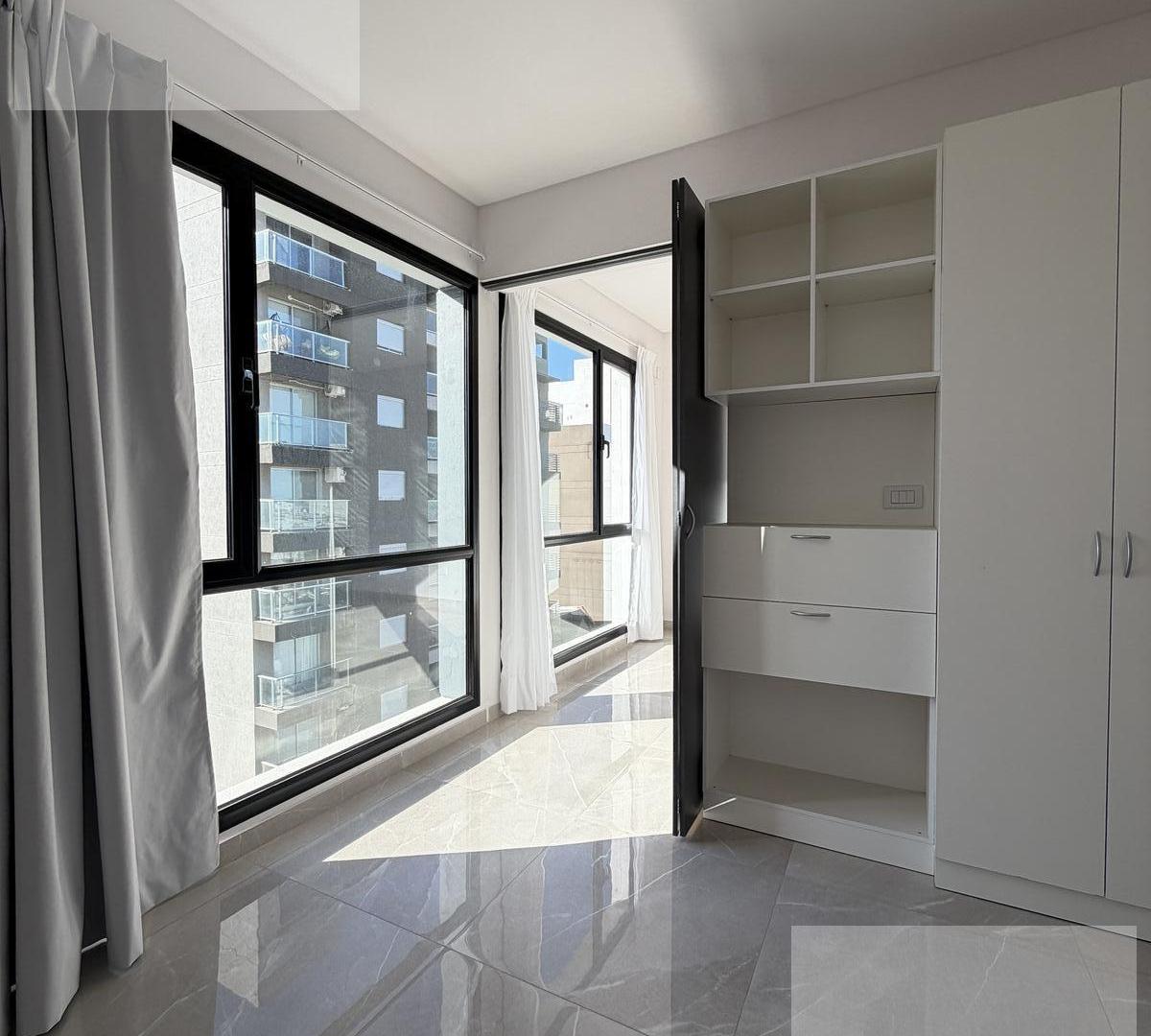 Foto de 1 D - 50 mts - Radiadores - DVH - Cocina separada - Balcon aterrazado, imagen 3