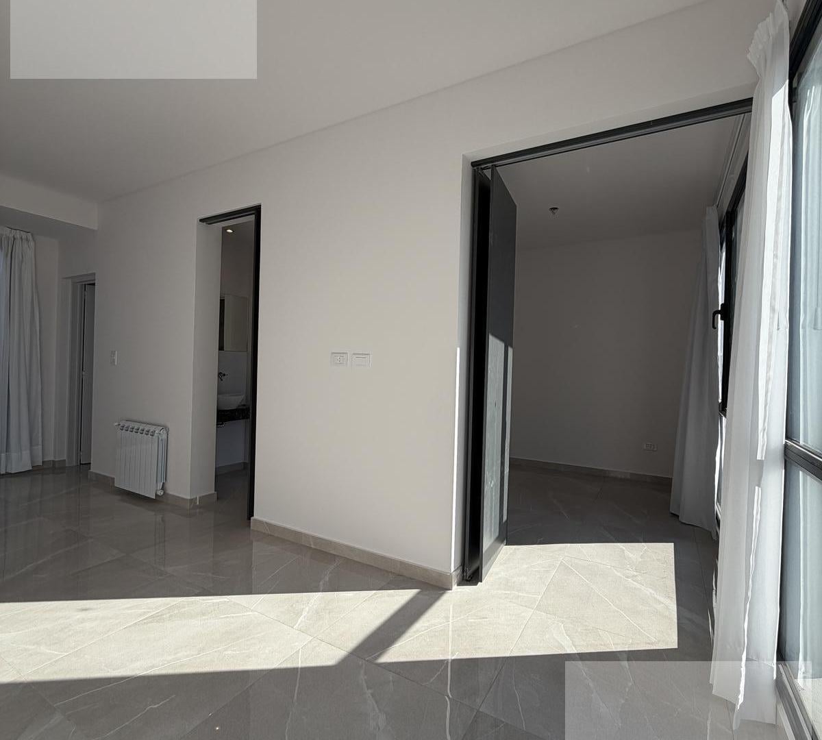 Foto de 1 D - 50 mts - Radiadores - DVH - Cocina separada - Balcon aterrazado, imagen 4