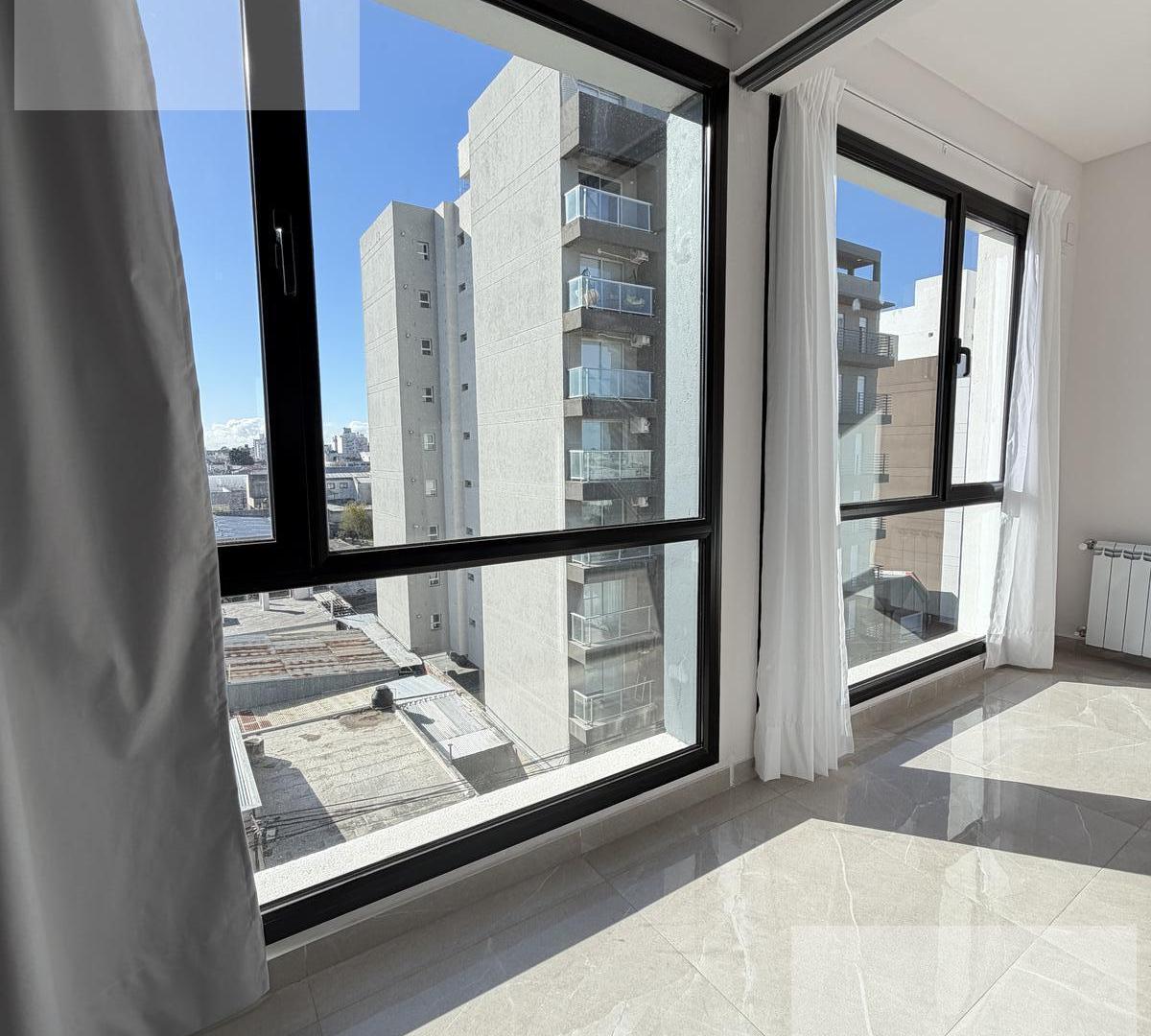 Foto de 1 D - 50 mts - Radiadores - DVH - Cocina separada - Balcon aterrazado, imagen 2