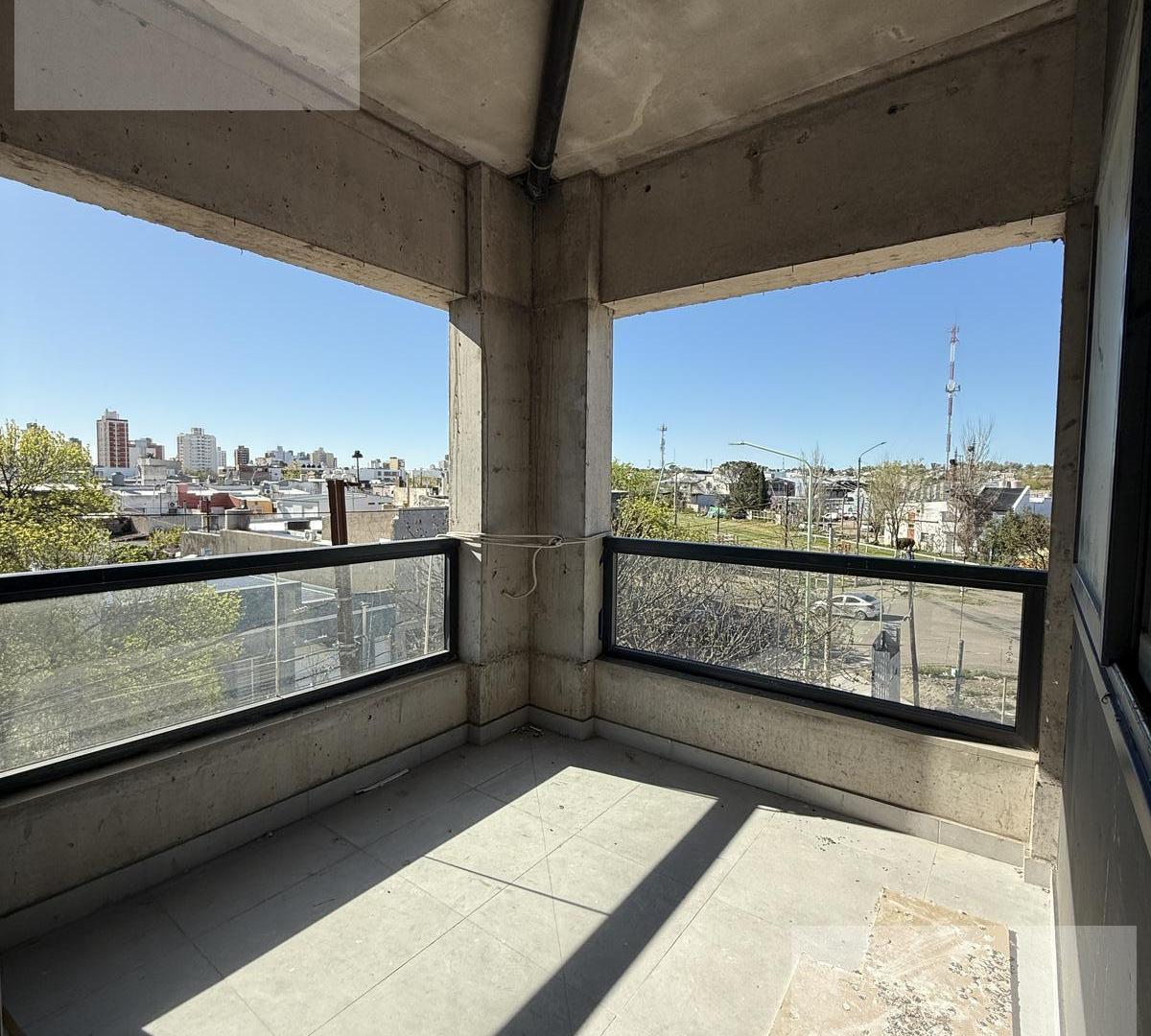 Foto de 1 dorm - Balcon aterrazado - Quincho - Pileta, imagen 1