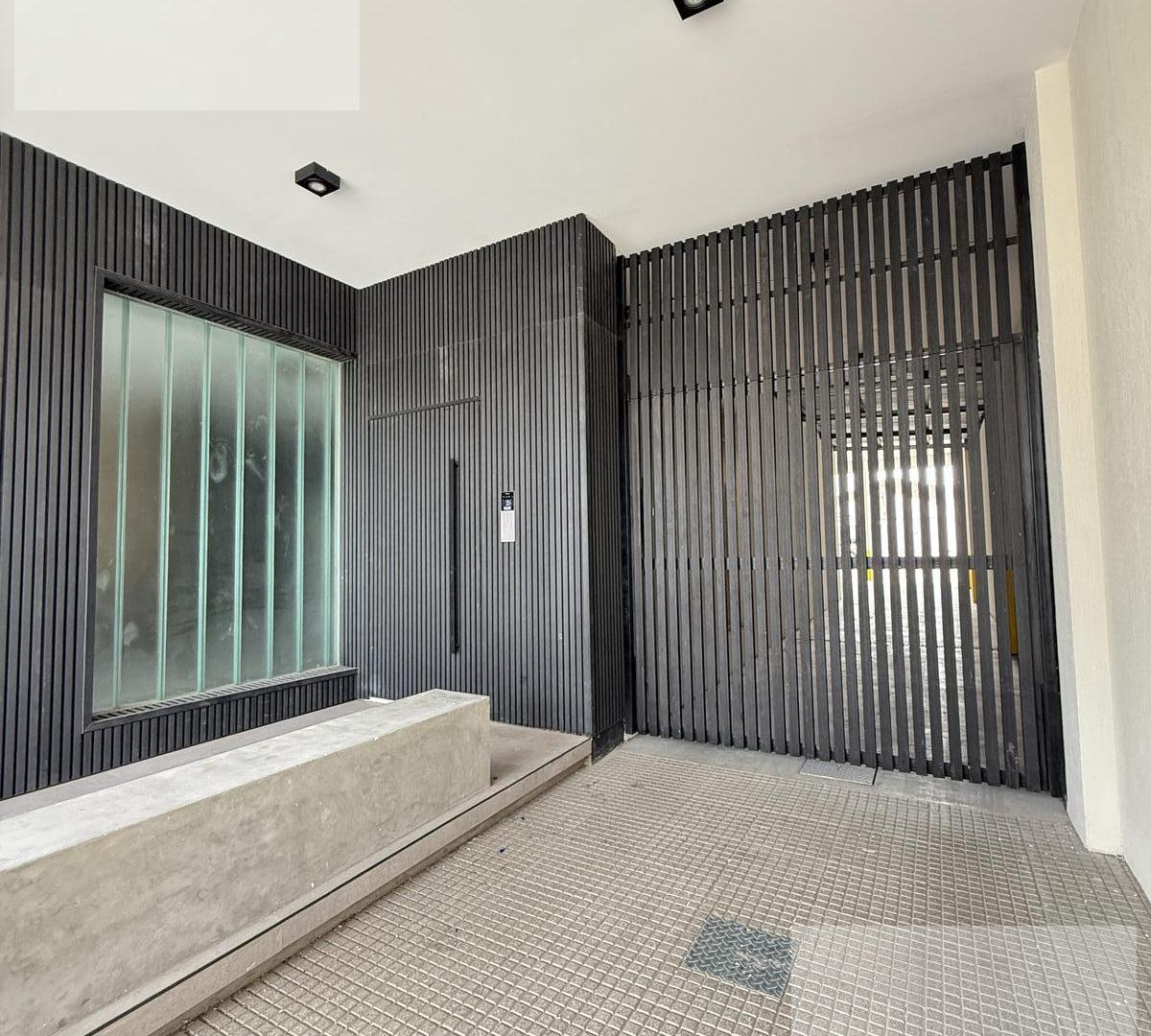Foto de Semipiso de 3 Dorm - Cochera - Quincho - Pileta, imagen 2