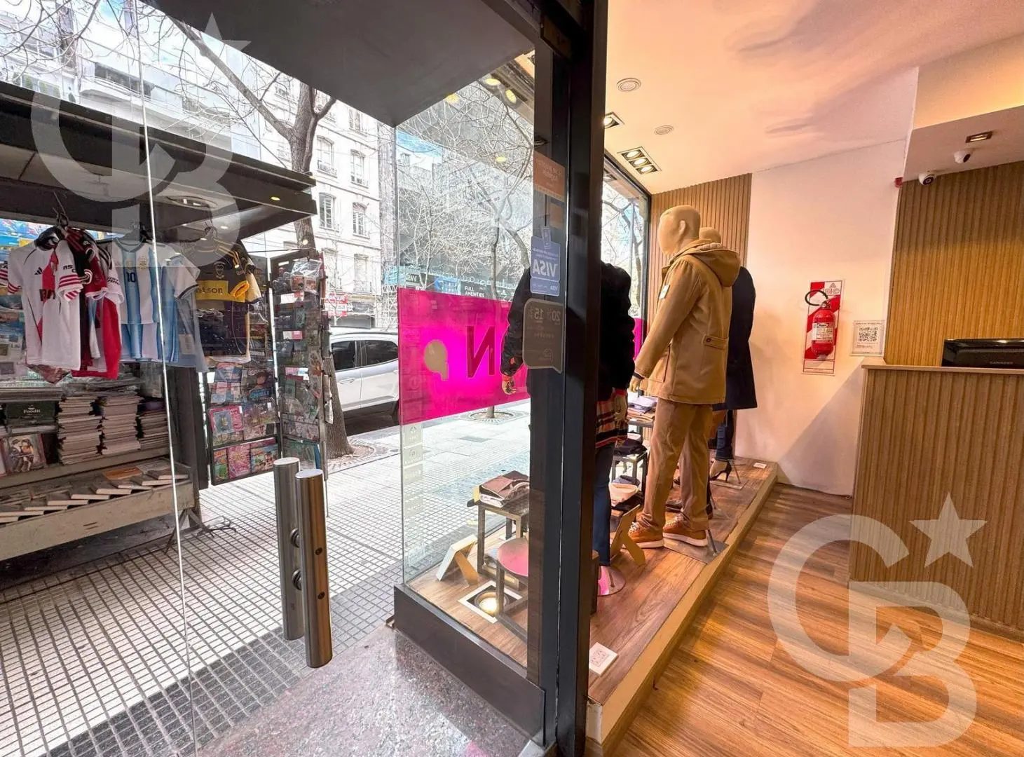 Local Comercial con Deposito sobre Av. Callao 270 m2 totales 4