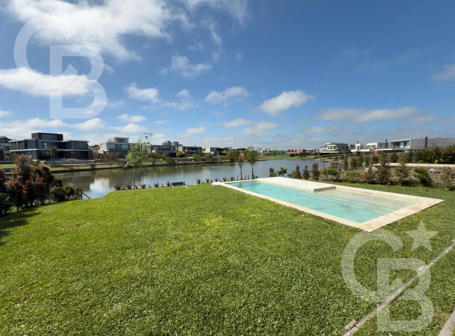 Casa en Venta y Alquiler Ubicada en Barrio Virazon, Nordelta - Vista a La Laguna - 5 Dorm 4