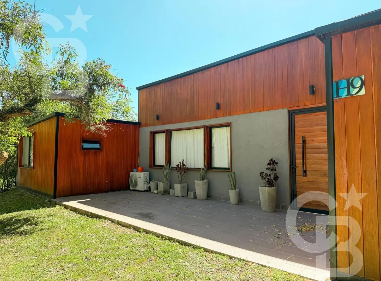 Casa 6 dormitorios en venta al río - Jardin Nautico De Escobar 2