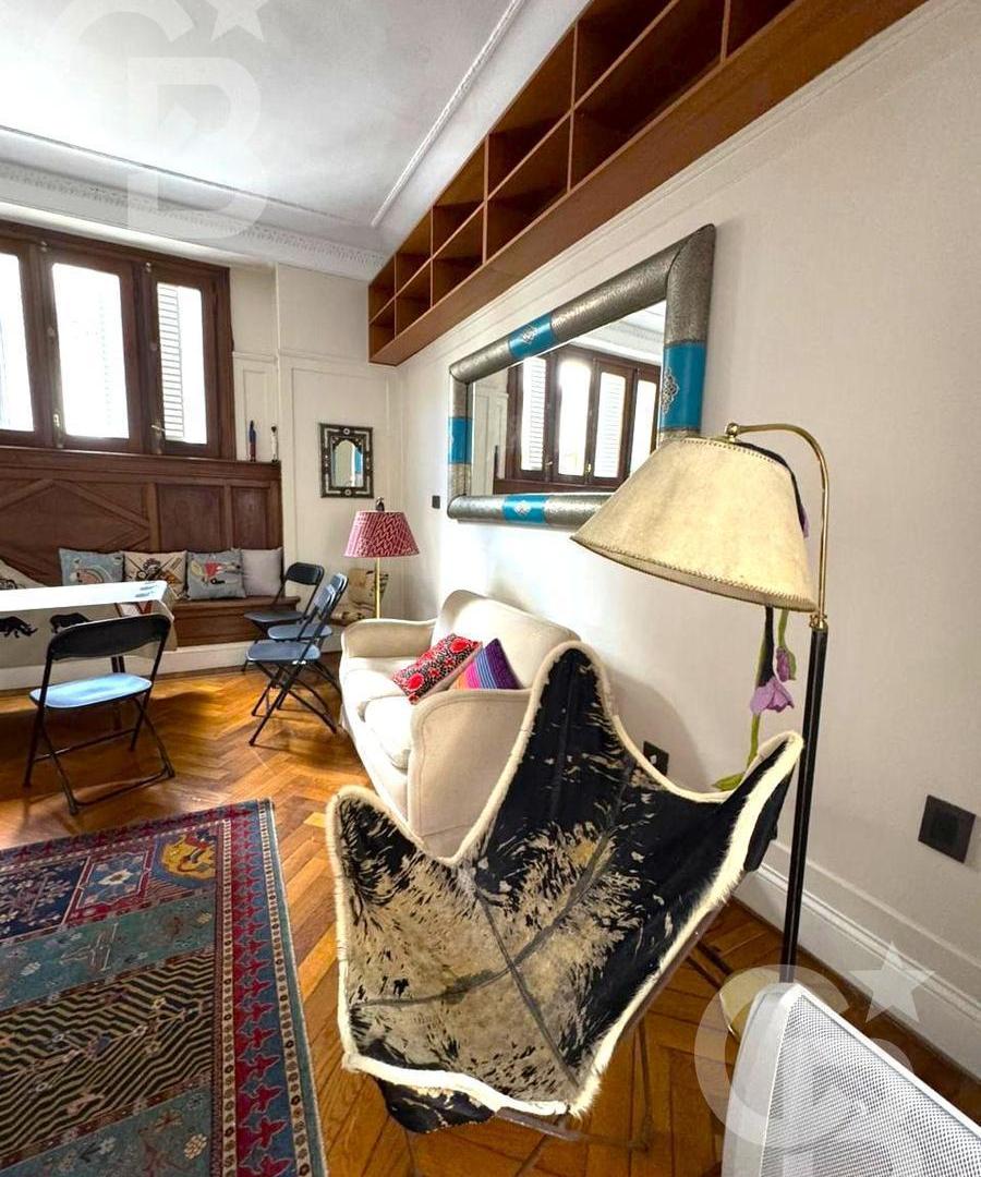 Foto de Venta Departamento en Emblematico Pasaje Rivarola - 157m2 - Piso Entero, imagen 4