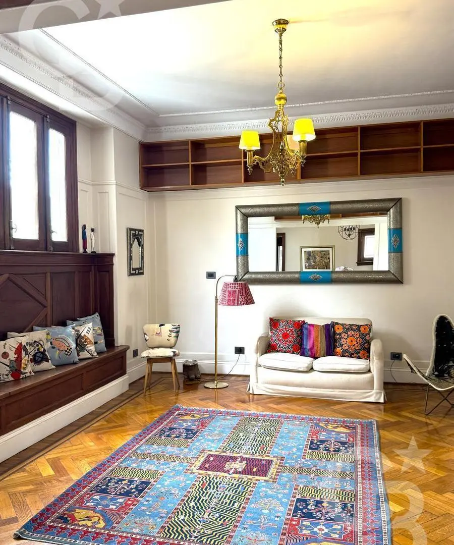 Venta Departamento en Emblematico Pasaje Rivarola - 157m2 - Piso Entero 5