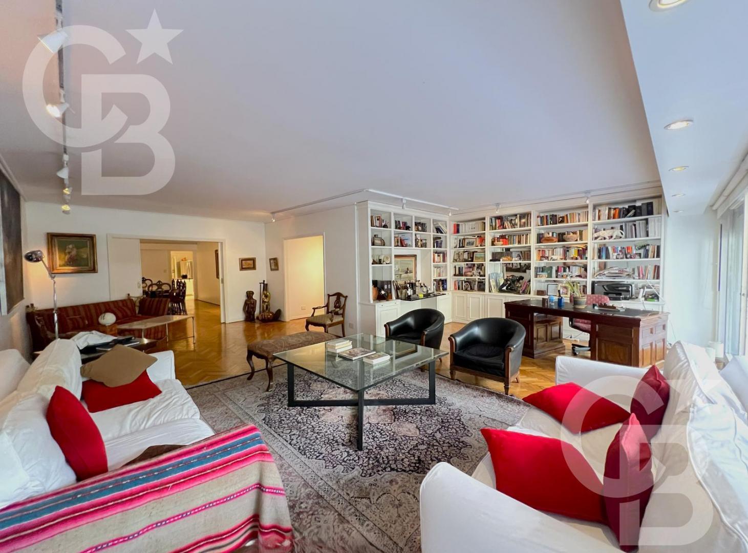 Foto de Venta Departamento Piso Entero 3/4 dormitorios Dependencia y Cochera La, imagen 2