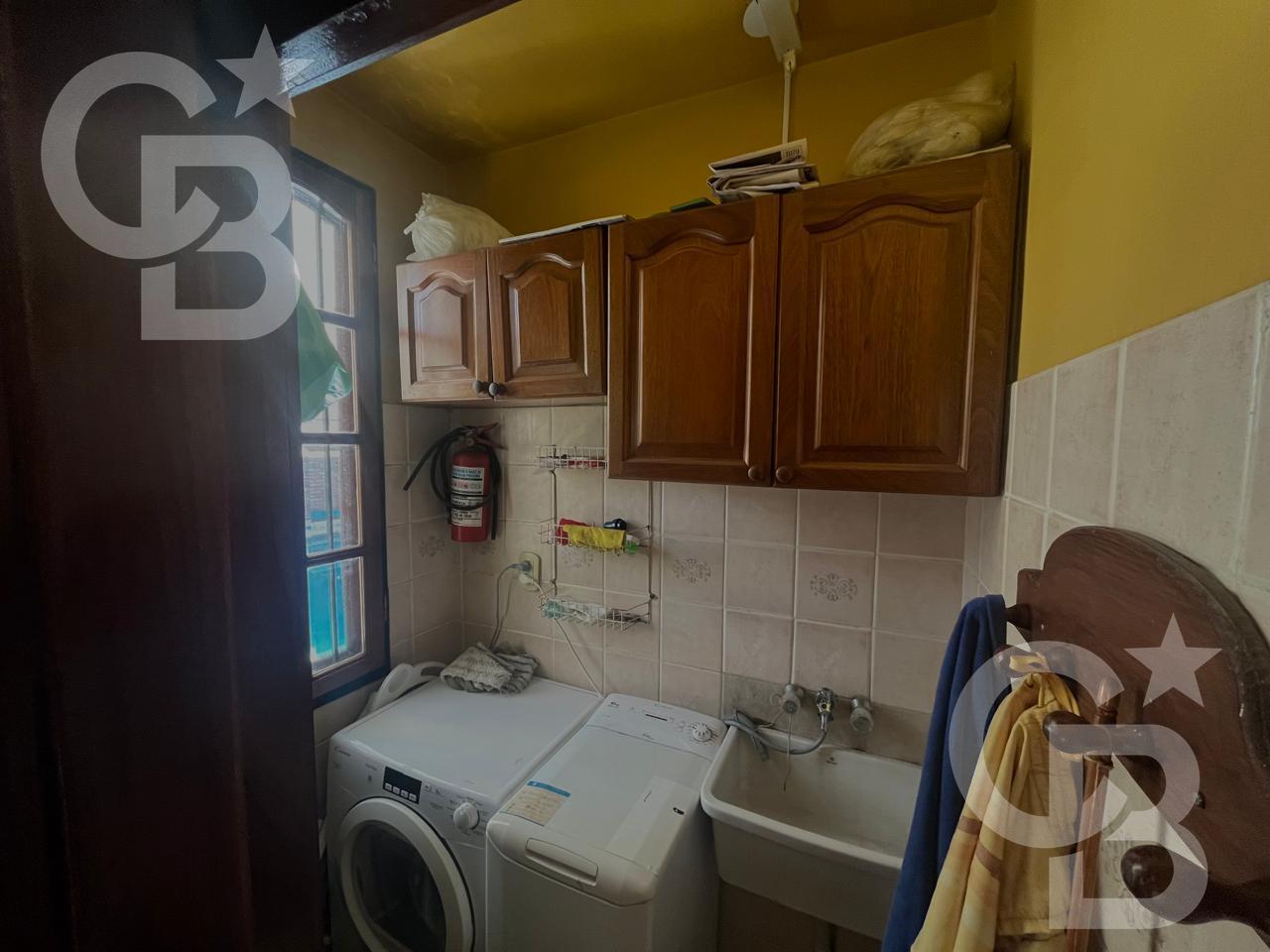 Foto de Venta Casa en Castelar de 5 ambientes con quincho y pileta, imagen 5