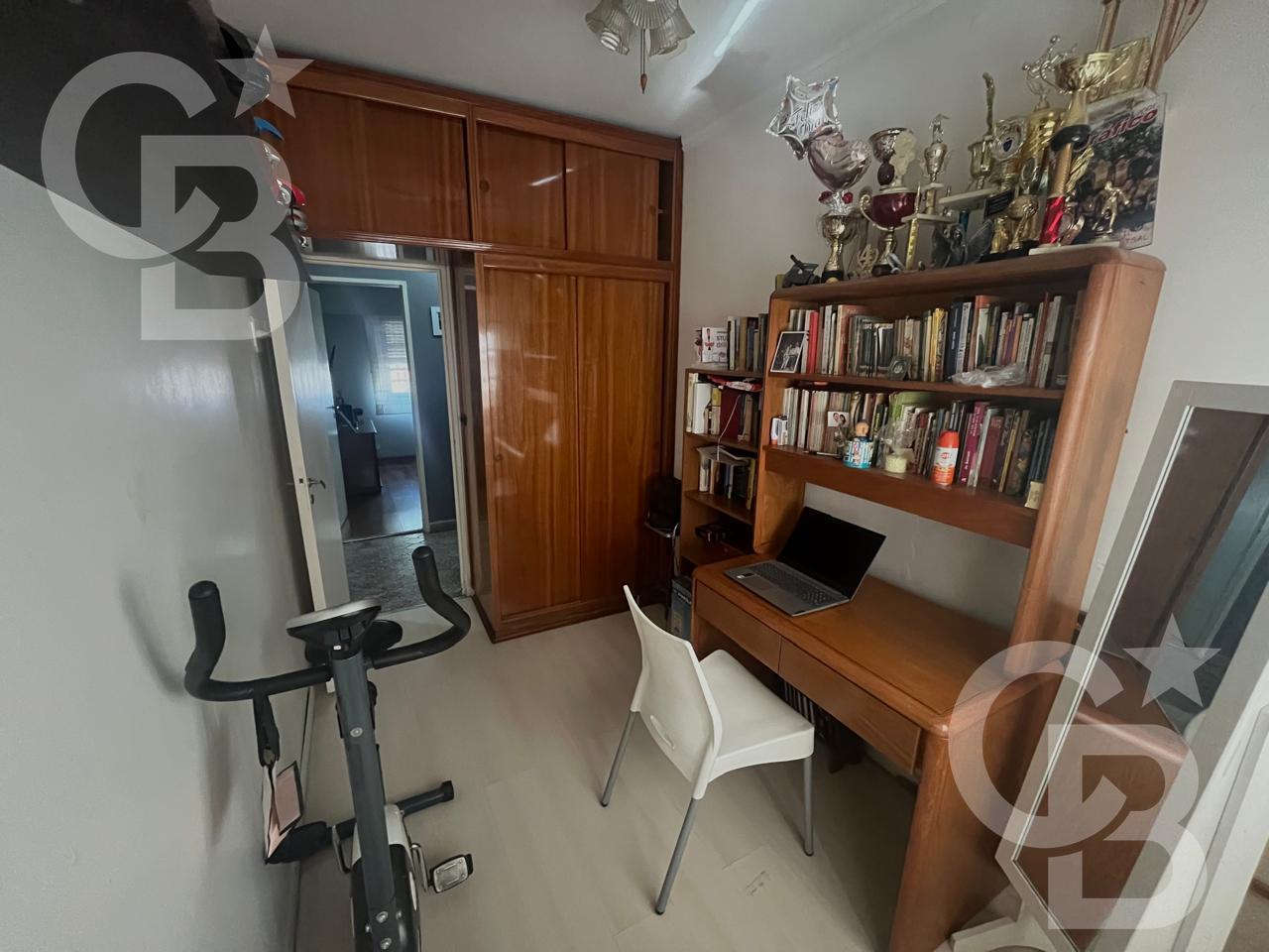 Foto de Venta Casa en Castelar de 5 ambientes con quincho y pileta, imagen 4