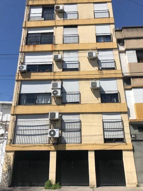 Departamento 4 ambientes. | Avenida Hipolito Yrigoyen 767